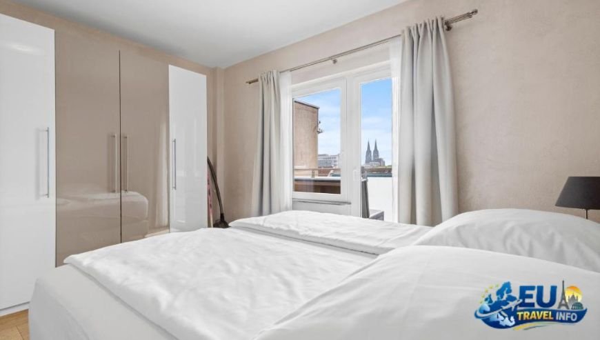 Finding a Place to Sleep for Under €700 a Month