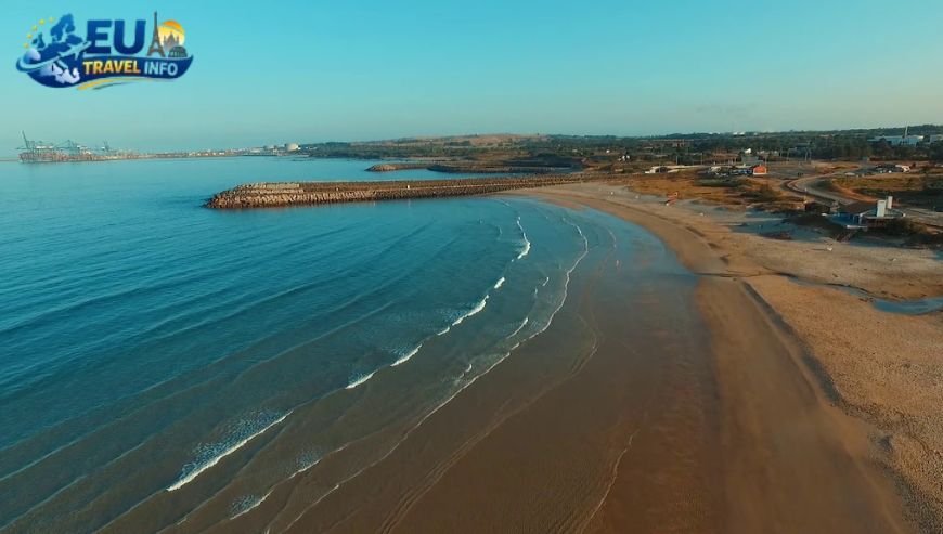 Praia de Sao Torpes, Portugal